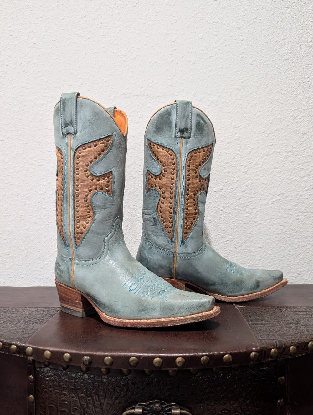 Frye Vintage Blue Leather Daisy Duke Cowgirl Boots Size 6.5